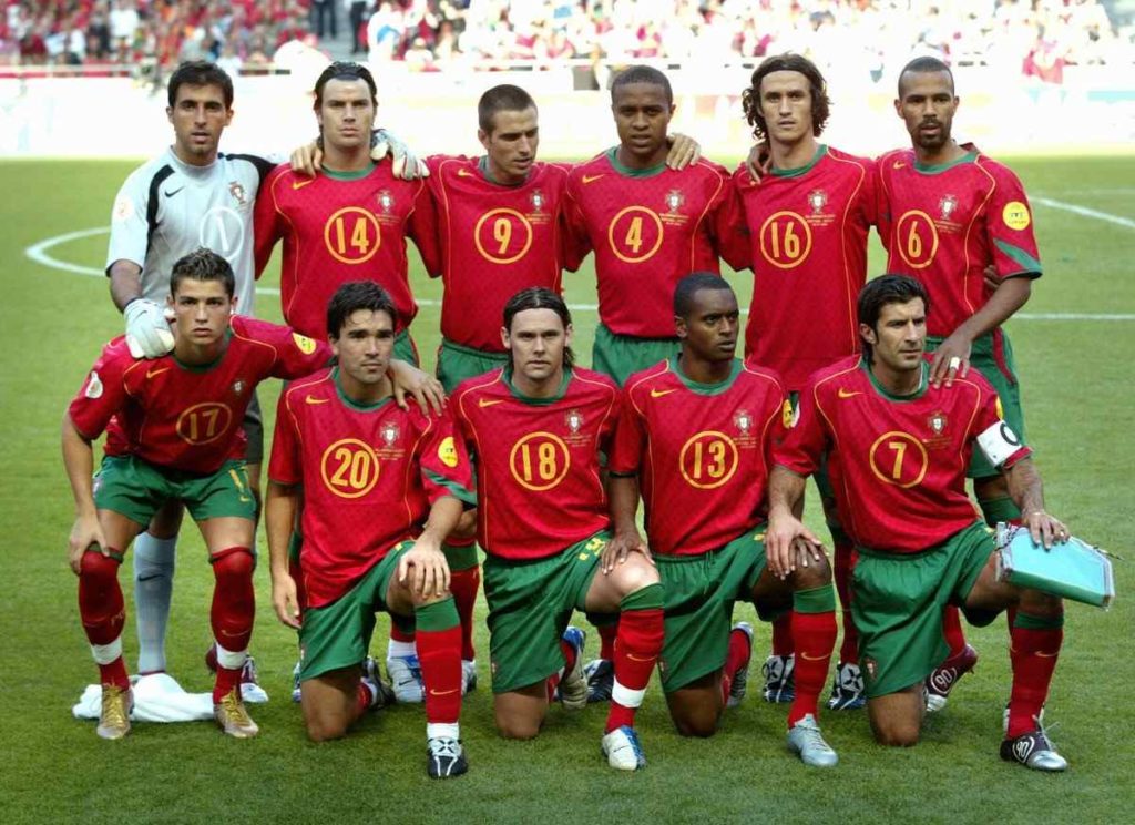 Seleção portuguesa da Euro-2004, com craques como Figo, Cristiano Ronaldo e Deco