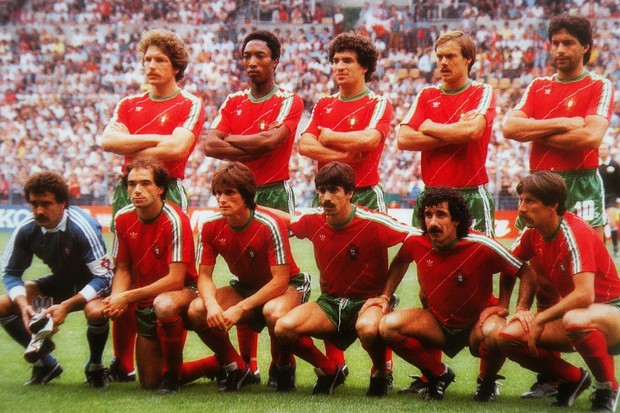 Jogadores da seleção portuguesa antes de jogo na Euro 1984
