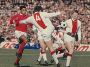 Ajax e Benfica em confronto em 1969.