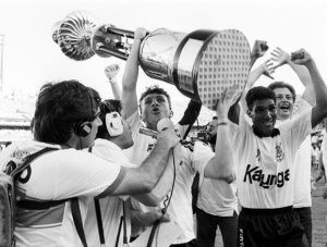 Corinthians conquista seu primeiro titulo brasileiro.