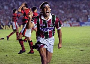 Renato Gaúcho marca gol na final do carioca de 1995.