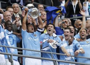 Os citizens vencem a FA Cup 2011 em sua retomada.