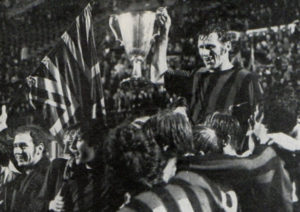 Manchester City conquista seu único título europeu em 1970.