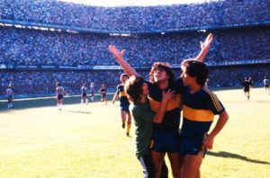 Maradona na onquista do título argentino.