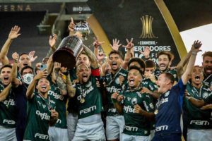 Palmeiras vence a Libertadores após 21 anos.