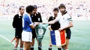 Platini em semifinal da Copa de 82 contra a Alemanha.
