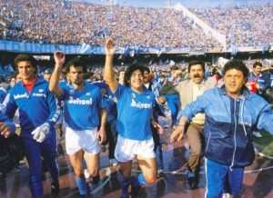 Maradona na conquista do scudetto 1987.