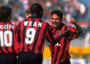 Roberto Baggio ao lado de estrelas do Milan, porém não engrenou na equipe.