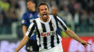 O meia-atacante italiano chegou à Juventus para ser recordista de gols e jogos.