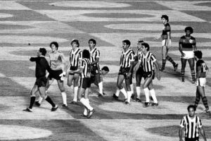 Polêmico jogo Flamengo x Atlético em 1981.
