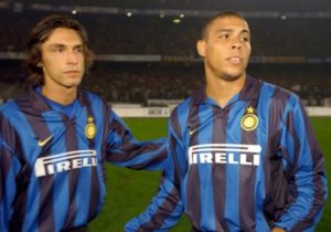 Na Inter, o meia italiano atuou ao lado de Ronaldo.