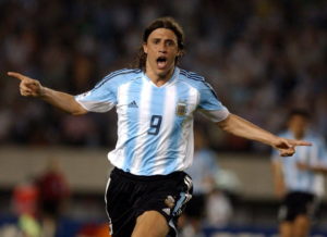 Hernán Crespo com a camisa da Argentina.