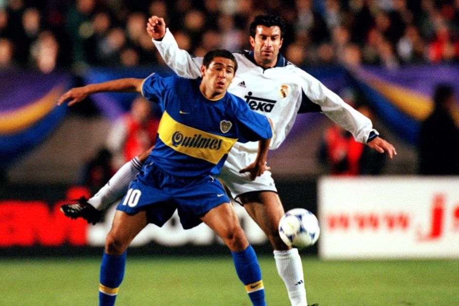Riquelme e Luis Figo em 2000.