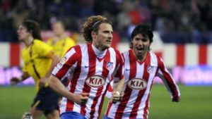 Anos 2010: Aguero e Forlán marcaram a nova fase do Atlético de Madrid.
