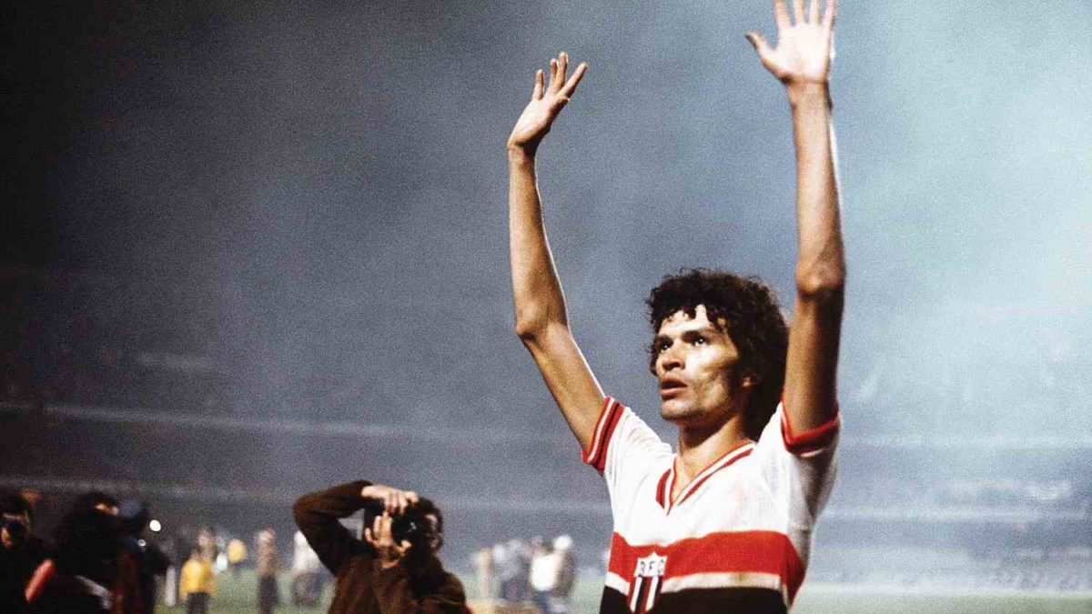 Sócrates iniciou no Botafogo/SP.