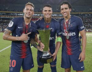 Thiago Silva, Marquinhos e Neymar: um dos três brasileiros que vestiram a camisa do Paris Saint-Germain.