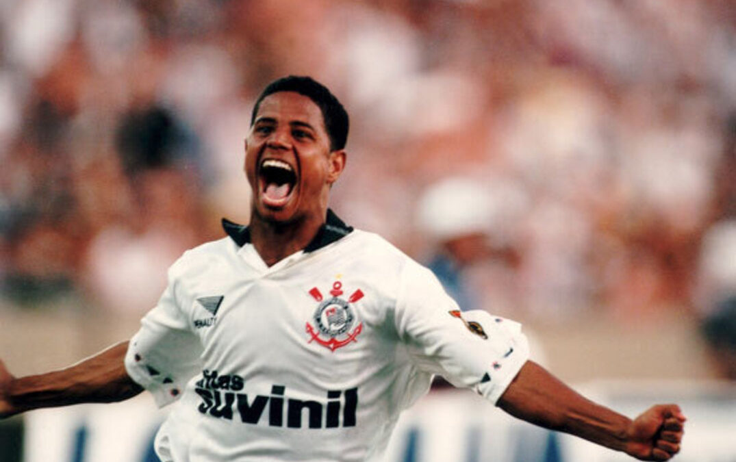 Marcelinho Carioca no ano de 1995.