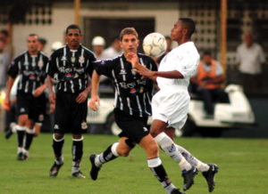Santos e Corinthians: amistoso em 2002.