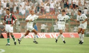 Na semifinal do Brasileiro de 1995: Giovanni põe fogo no Pacaembu.