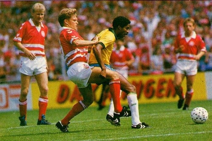 Brasil e Dinamarca em amistoso de 1989.
