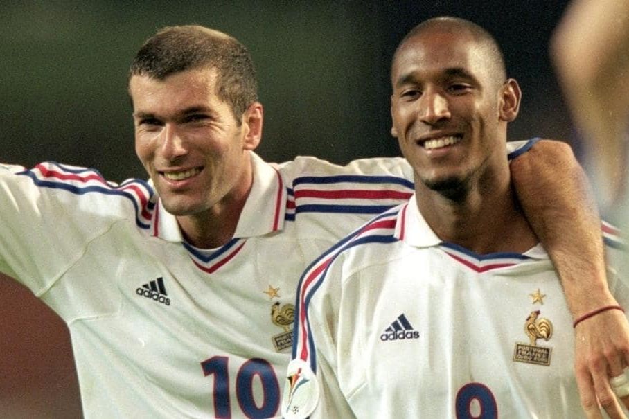 Zidane e Anelka pela França.