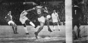 Santos bate Benfica no Mundial de 1962.