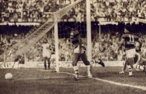 Flamengo e Athletico PR fizeram a semifinal do Brasileirão 1983