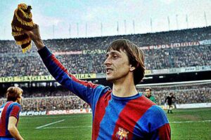 Cruyff foi o resposnável por implementar a forma de pensar futebol no Barça.